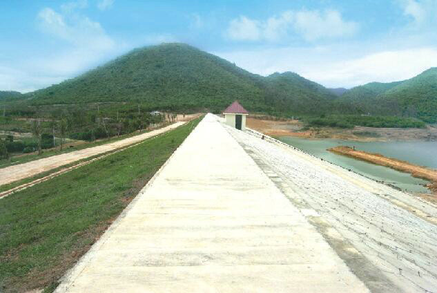 三亞市公安局戒毒康復農(nóng)場和水庫加固工程.jpg